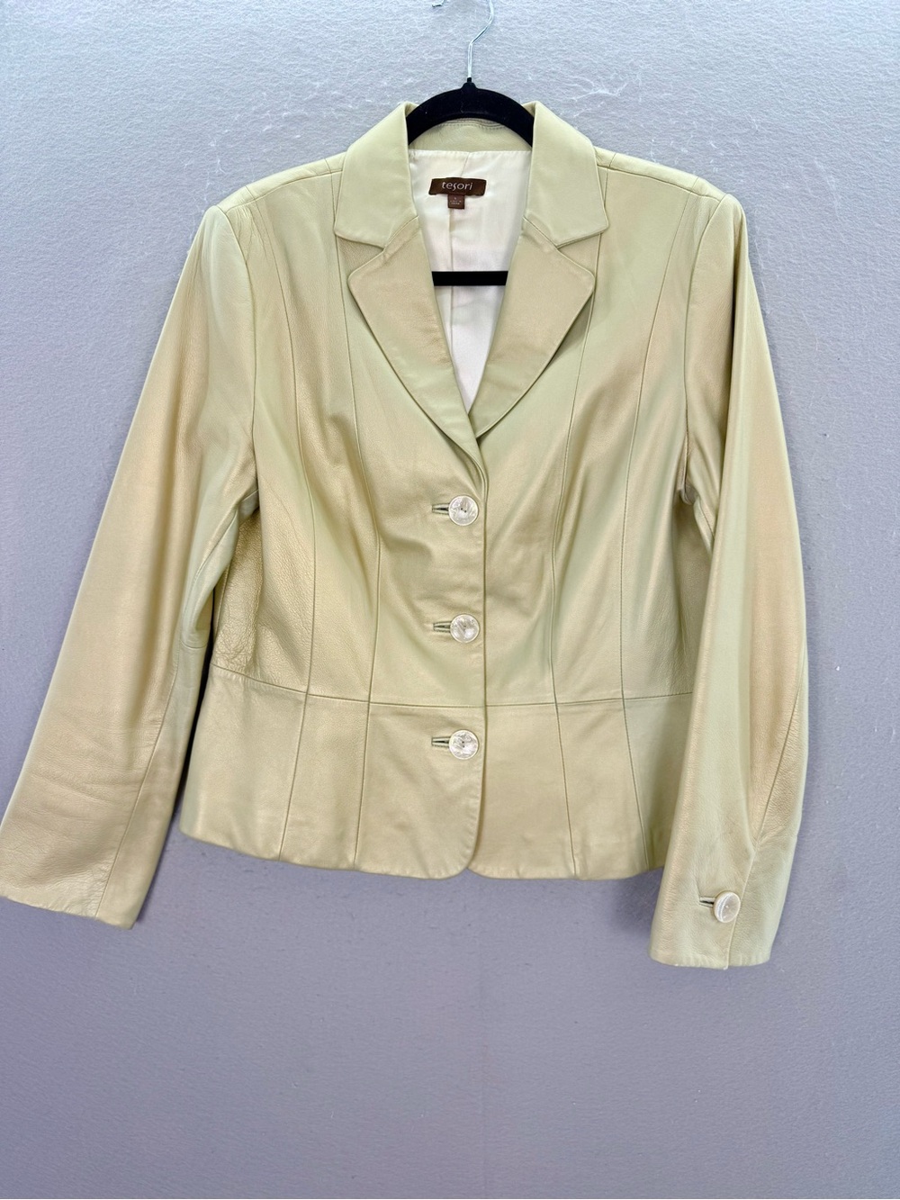 Tesori - vintage women’s light gold genuine leather Tailored blazer jacket SZ L